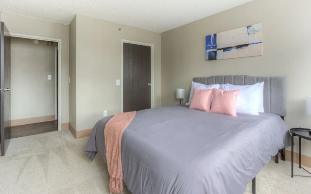 FRONTDESK 1431 Washington Blvd Apts Downtown Detroit