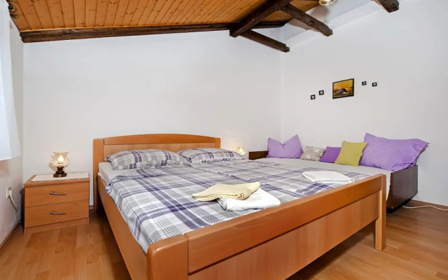 Apartment Mirela with Sea view