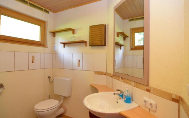 Cosy Apartment With Covered Porch