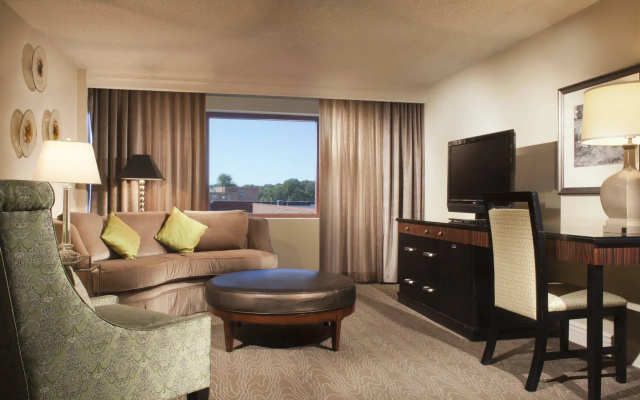 Omni Charlottesville Hotel