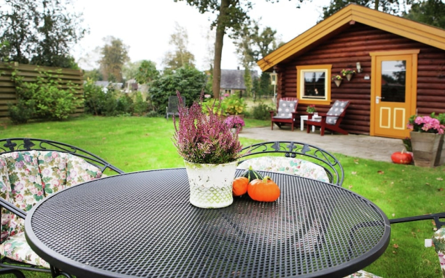 Cottage near Lake & Forest with Garden in Gramsbergen