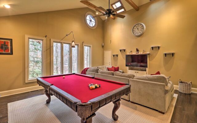 Cozy Conyers Cabin w/ Fireplace & Pool Table!