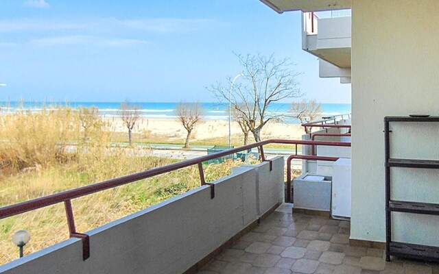 Nice Apartment in Villa Rosa TE With 1 Bedrooms