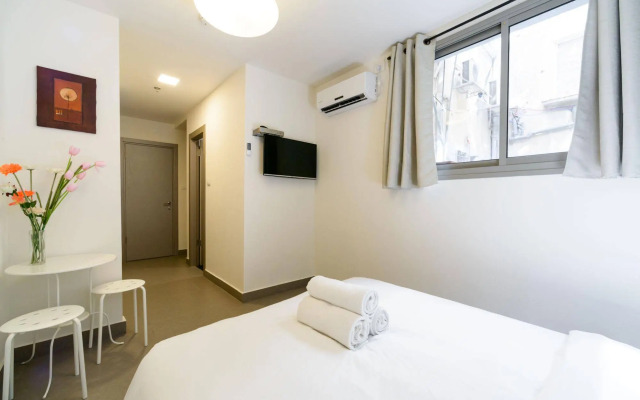 Dizengoff Inn