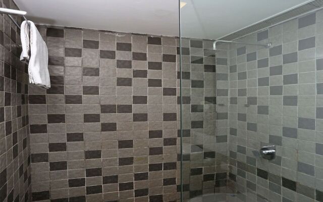 OYO 10690 Florence Hotel