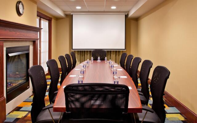 Holiday Inn Express & Suites Wadsworth by IHG