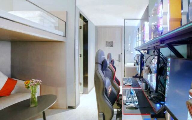 Shanggu E-sports Hotel (Longhua Qinghu Subway Station)