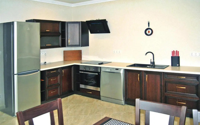 Terraced House With Pool and Sauna, Sieciemin