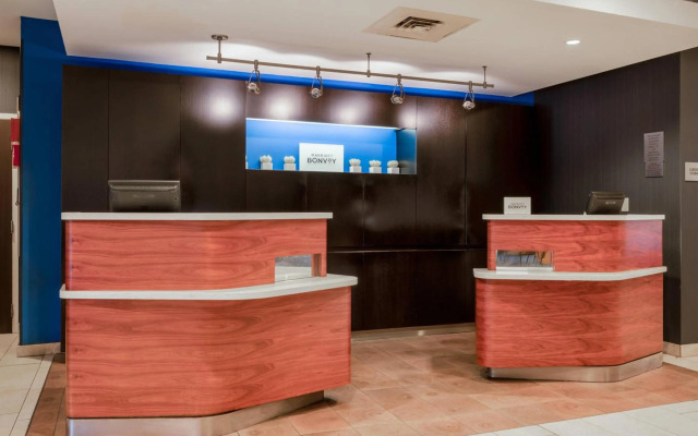 Courtyard by Marriott Columbus Airport