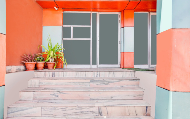 Hotel O Hussainganj Near Vidhansabha