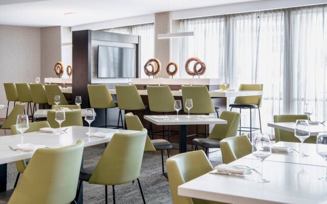 Courtyard Edmonton West