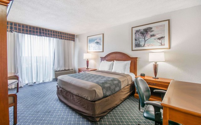 North Miami Beach Gardens Inn & Suites