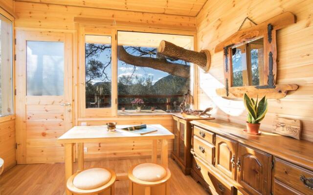 Romantic Tree House