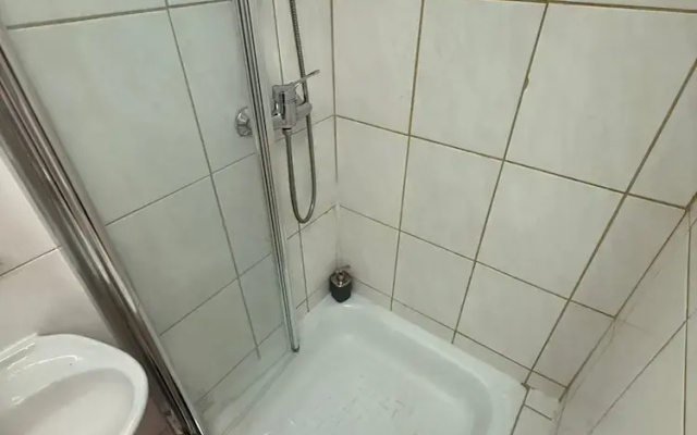 Budget 1BR Apt Close to Westbahnhof