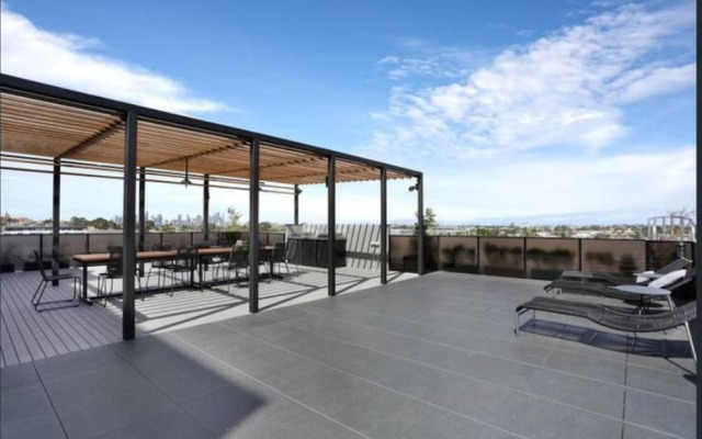 New Spacious 2 Bedroom With Gorgeous City Views