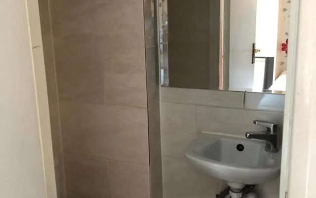 Barking Hotel
