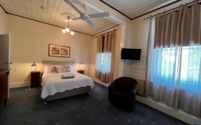 Quality Inn St. Mounts