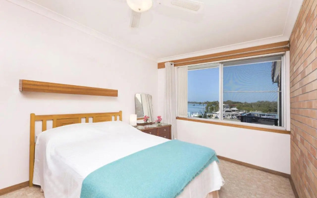 Fairholme 12