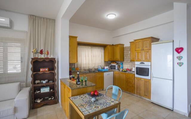 Beachfront Villa Meneou 5