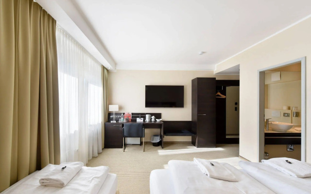 Zi Hotel & Lounge