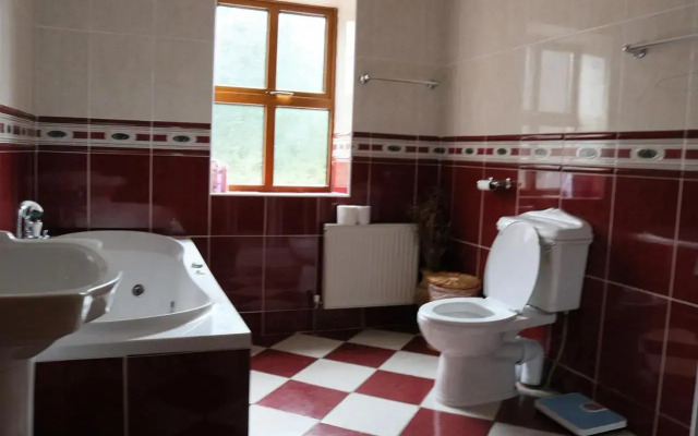 Broomfield lodge