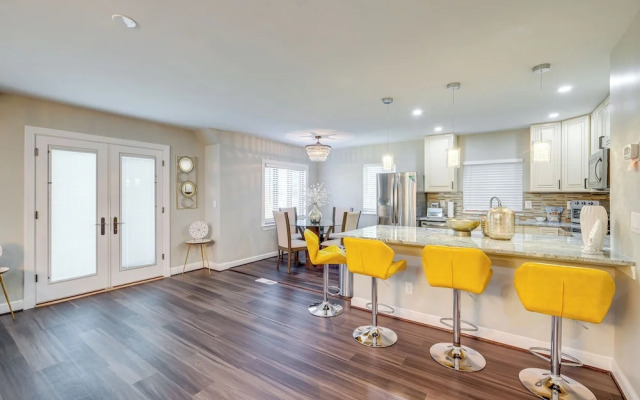 Silver Springs Home: Walk to Downtown!