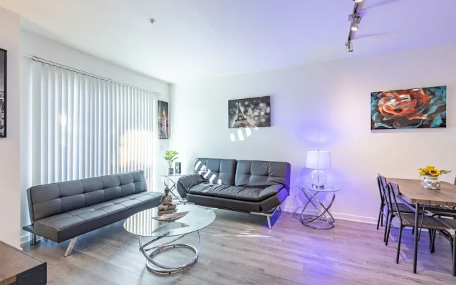Modern 2br Apartment On Gordon St Hollywood 2 Bedroom Apts by RedAwning