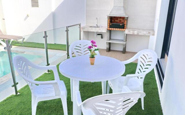 Casa con piscina de agua salada II