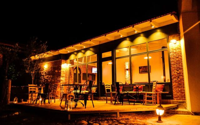 Attalos Suites Hotel