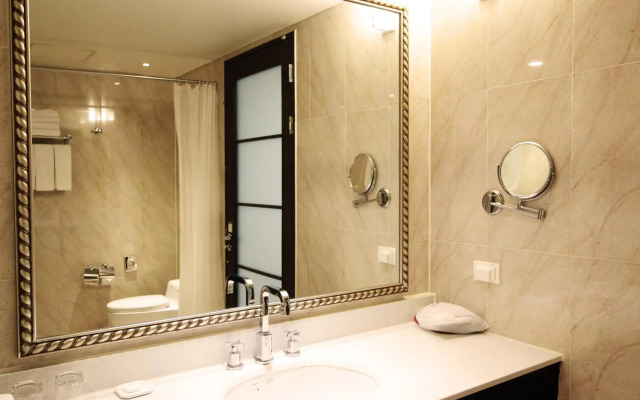 Ramada Hotels & Suites Seoul Namdaemun