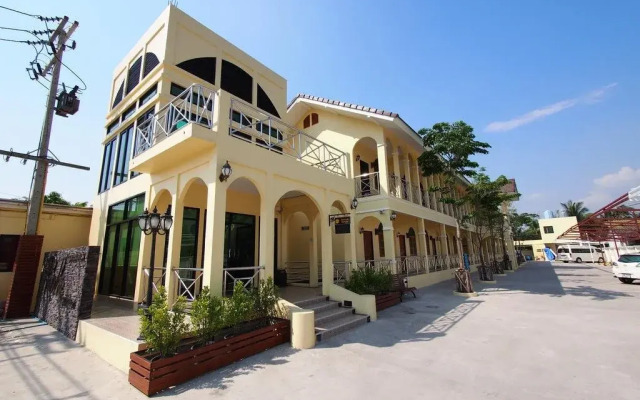 The Rich Residence