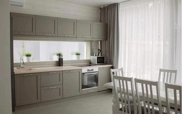 Valley Sunny, Everest Building