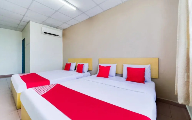 OYO 89461 CP Hotel