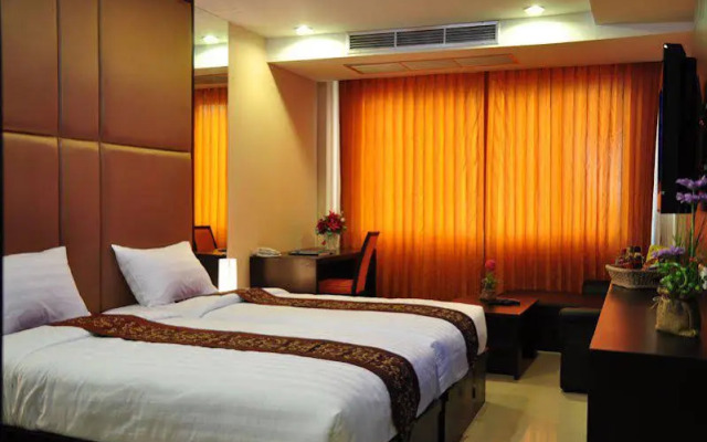 Le Platinum Residency