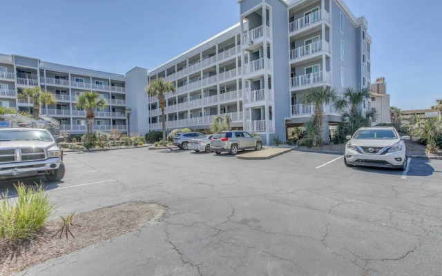 Steps to Shore + Pool: Myrtle Beach Resort Getaway