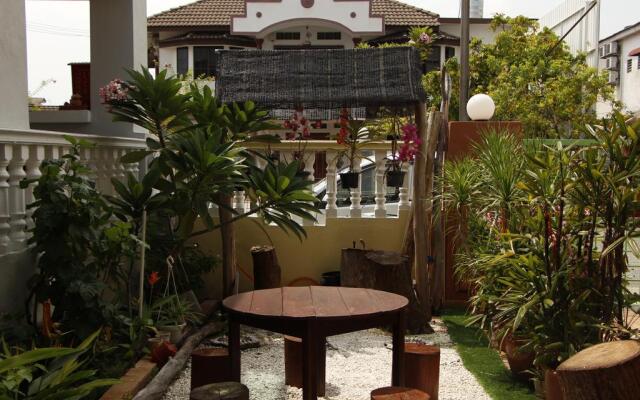 Three Little Birds Home - Hostel