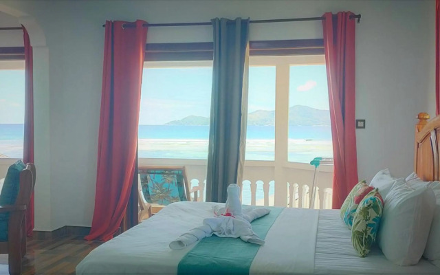 MT Seaside Apartment