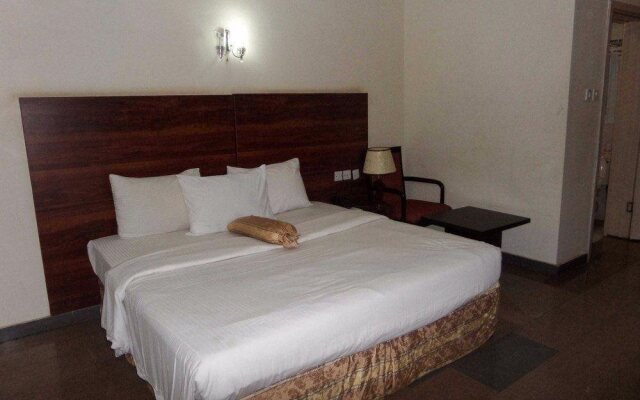 Summit Villas Suites & Apartment