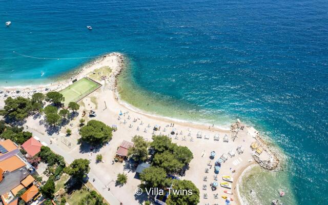 Twins III in Crikvenica