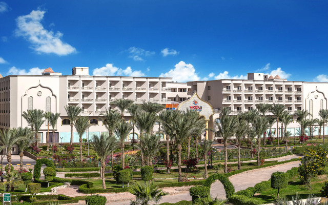 Le Jardin Aqua Park Resort
