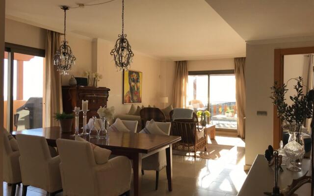 6482 - Luxury one level Penthouse