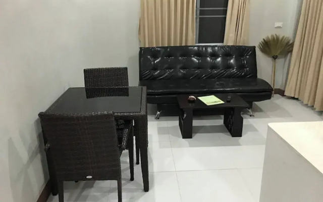 Krisada Beach Resort