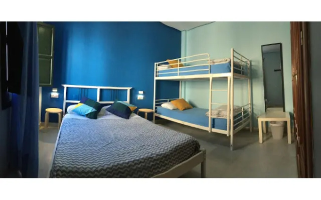 El Baobab Hostel
