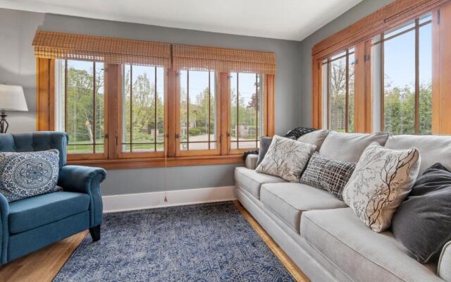 Gorgeous Downtown Bungalow, Walk Everywhere!!!