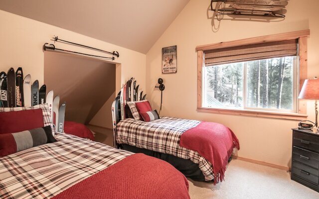 Meadow Wood Lodge in Shugart Flats