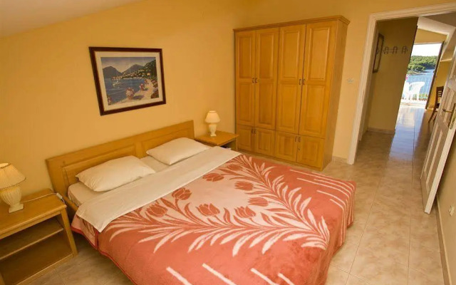 Illyrian Resort