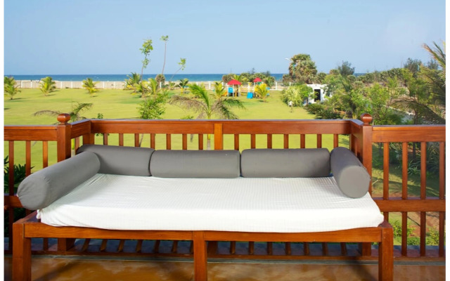 Le Pondy Beach & Lake Resort