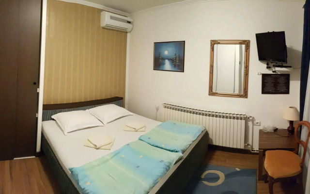 Guest House Ćiro