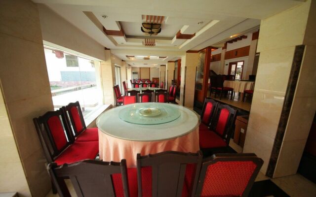 Pipaxi Hotel