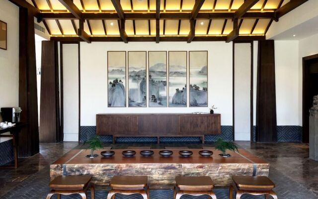 Ven Courtyard